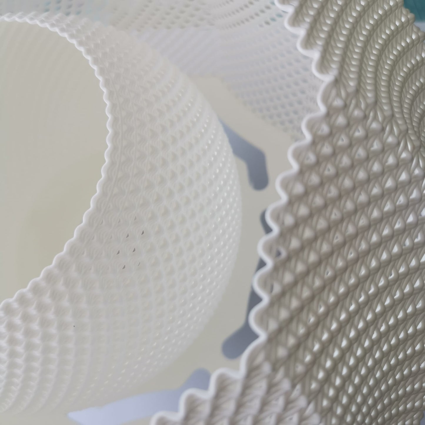 Twist Glow Pendant Lamp